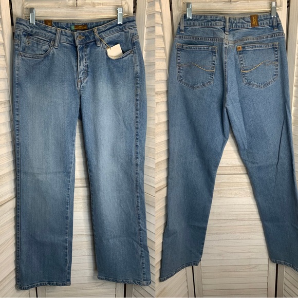 Aura Wrangler Light Wash Straight Leg Denim Jeans Short Petite 8 New with Tag - Picture 1 of 12